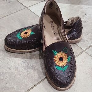 Brown Leather Embroidered Women's Shoes